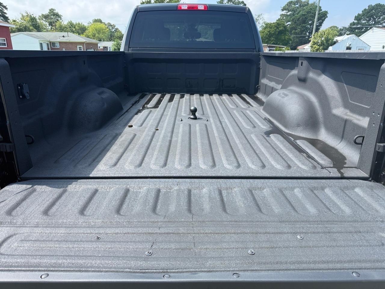 2018 Ram 3500 Tradesman, TOW PACKAGE, BED LINER, BLUETOOTH, TOW HOOKS, RUNNING BOARDS, REMOTE KEYLESS ENTRY, POWER MIRRORS, BACKUP CAMERA, CLEAN CARFAX, ONLY 1 OWNER, LOW MILES! Norfolk VA 2018 Ram 3500 Tradesman, TOW PACKAGE, BED LINER, BLUETOOTH, TOW HOOKS, RUNNING BOARDS, REMOTE KEYLESS ENTRY, POWER MIRRORS, BACKUP CAMERA, CLEAN CARFAX, ONLY 1 OWNER, LOW MILES! Norfolk VA