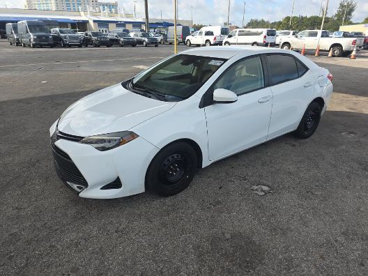 2018 Toyota Corolla LE's photo