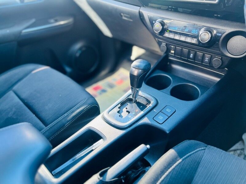2018 Toyota Hilux SR5 (2.8L Diesel) Vaitele 2018 Toyota Hilux SR5 (2.8L Diesel) Vaitele