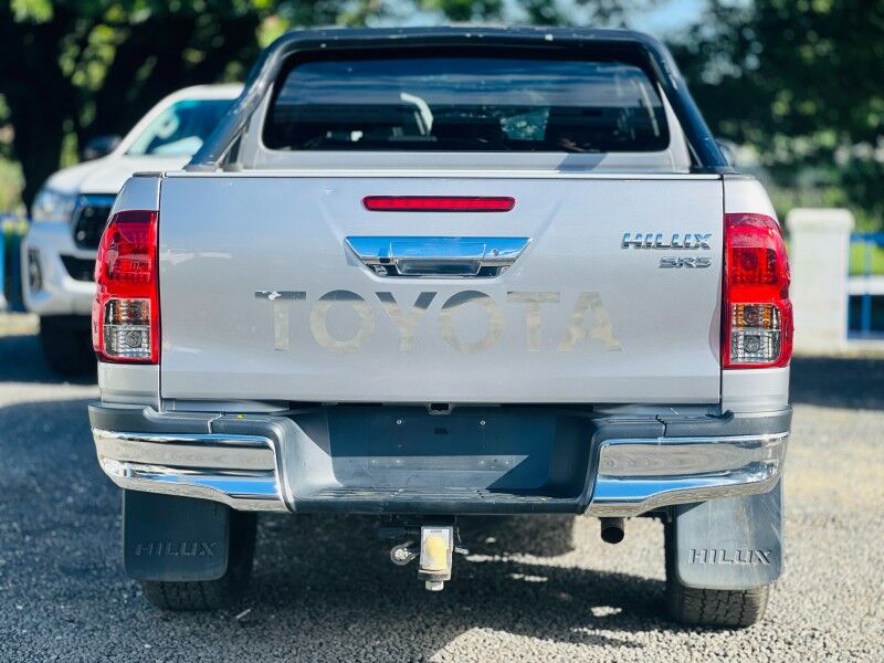 2018 Toyota Hilux SR5 (2.8L Diesel) Vaitele 2018 Toyota Hilux SR5 (2.8L Diesel) Vaitele