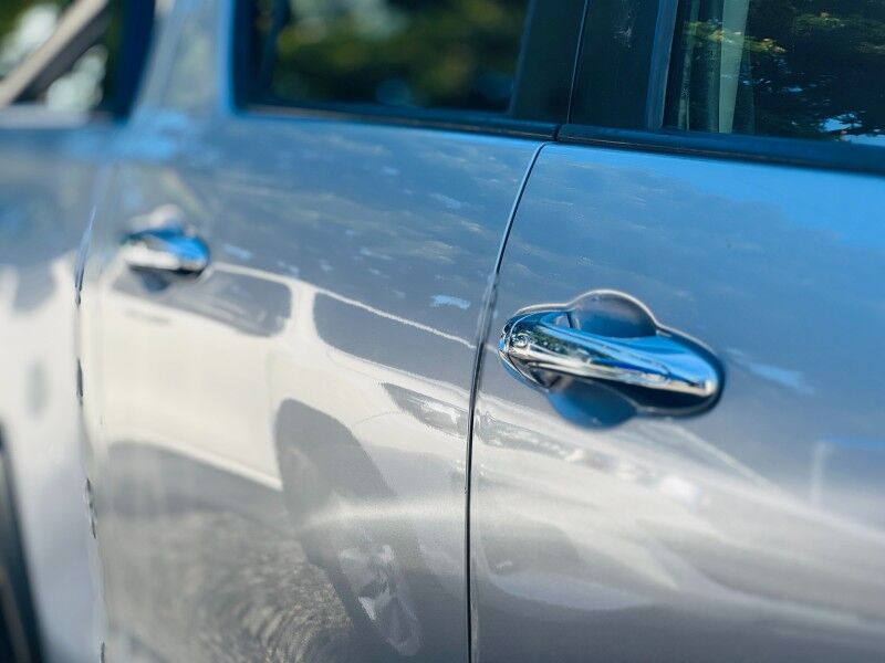 2018 Toyota Hilux SR5 (2.8L Diesel) Vaitele 2018 Toyota Hilux SR5 (2.8L Diesel) Vaitele