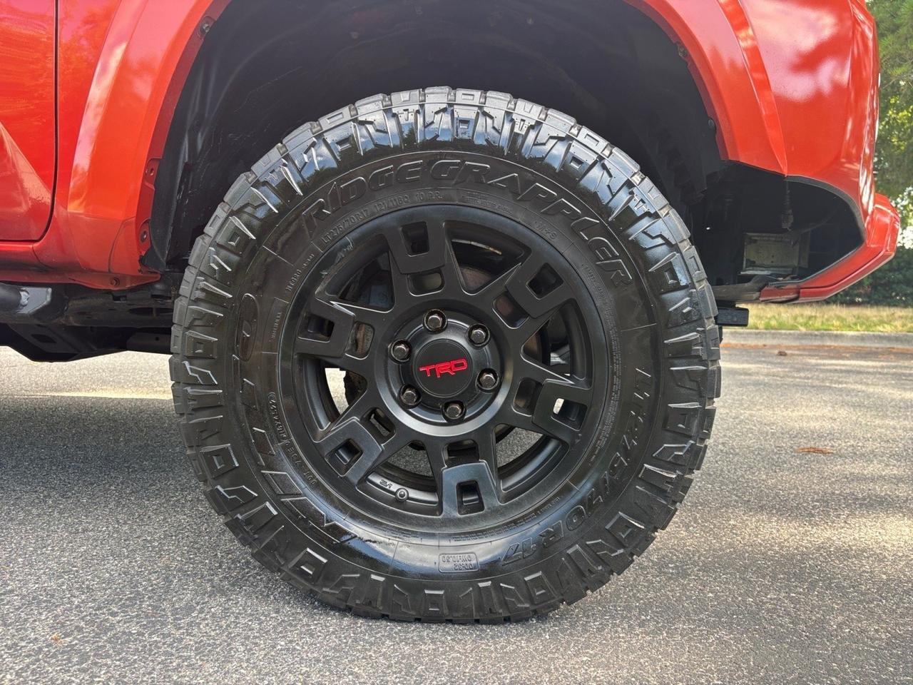 2018 Toyota Tacoma TRD Sport, TUBULAR RUNNING BOARDS, LIFTED, TRD BLACK WHEELS, TOW PACKAGE, BED LINER WITH CARGO STORAGE, PUSH BUTTON START, NAVIGATION, BLIND SPOT ALERT, FORWARD COLLISION ALERT, LANE KEEP ASSIST, LOW MILES, TAKE HOME A TACOMA! Virginia Beach VA 2018 Toyota Tacoma TRD Sport, TUBULAR RUNNING BOARDS, LIFTED, TRD BLACK WHEELS, TOW PACKAGE, BED LINER WITH CARGO STORAGE, PUSH BUTTON START, NAVIGATION, BLIND SPOT ALERT, FORWARD COLLISION ALERT, LANE KEEP ASSIST, LOW MILES, TAKE HOME A TACOMA! Virginia Beach VA