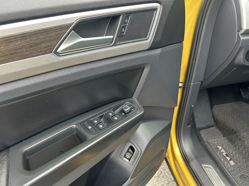 2018 Volkswagen Atlas 3.6L V6 SEL Webster MA 2018 Volkswagen Atlas 3.6L V6 SEL Webster MA