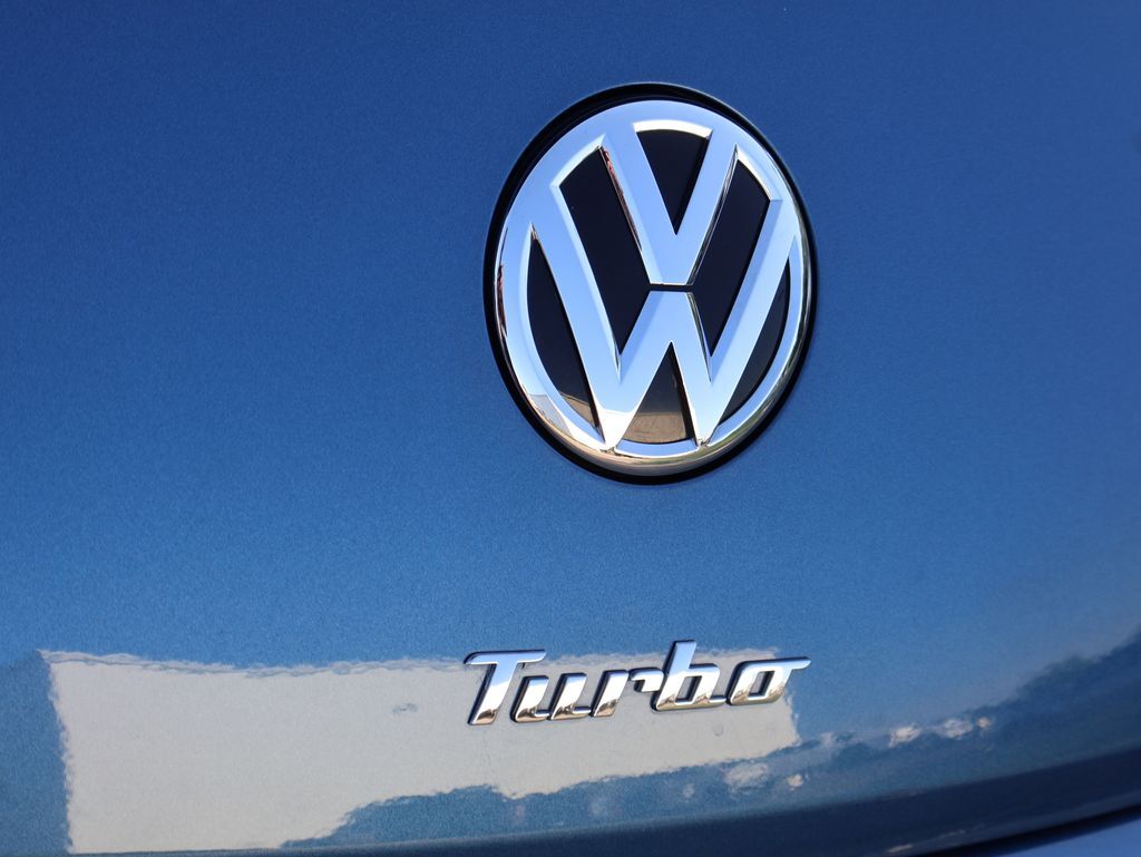 2018 Volkswagen Beetle 2.0T SE