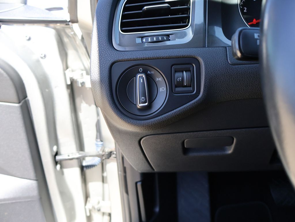 2018 Volkswagen Golf TSI S 4-Door