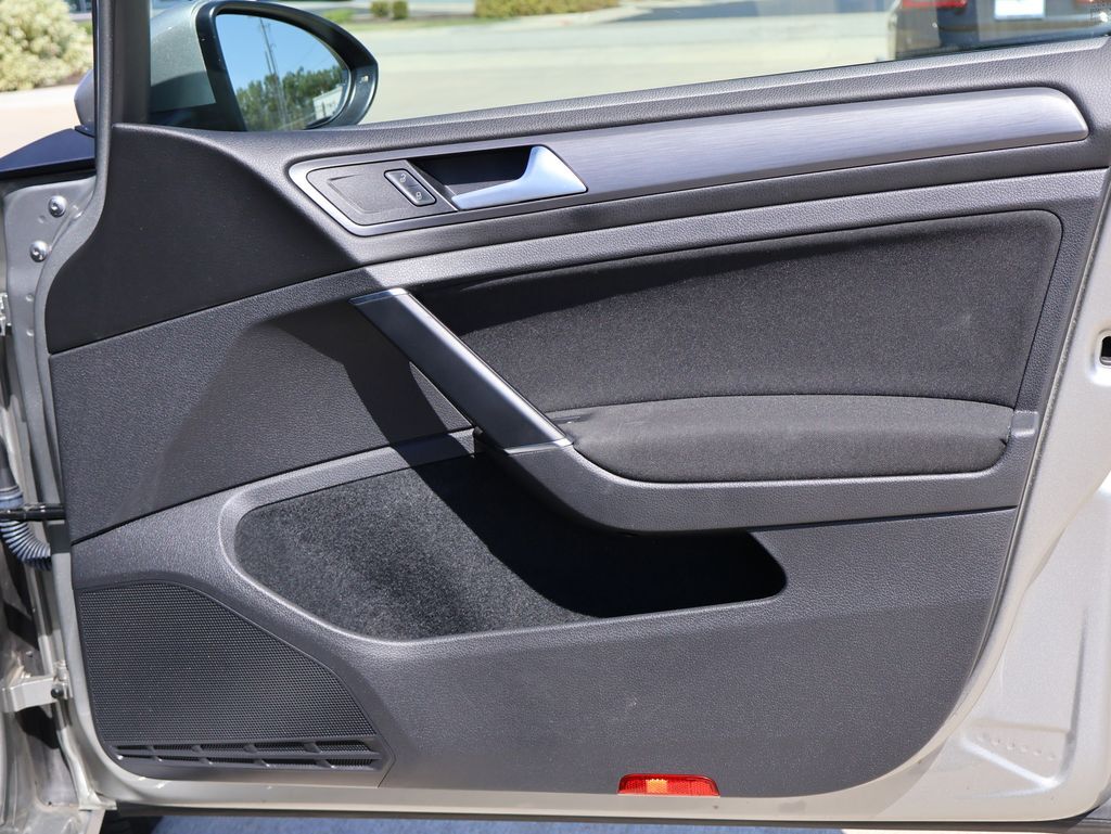 2018 Volkswagen Golf TSI S 4-Door