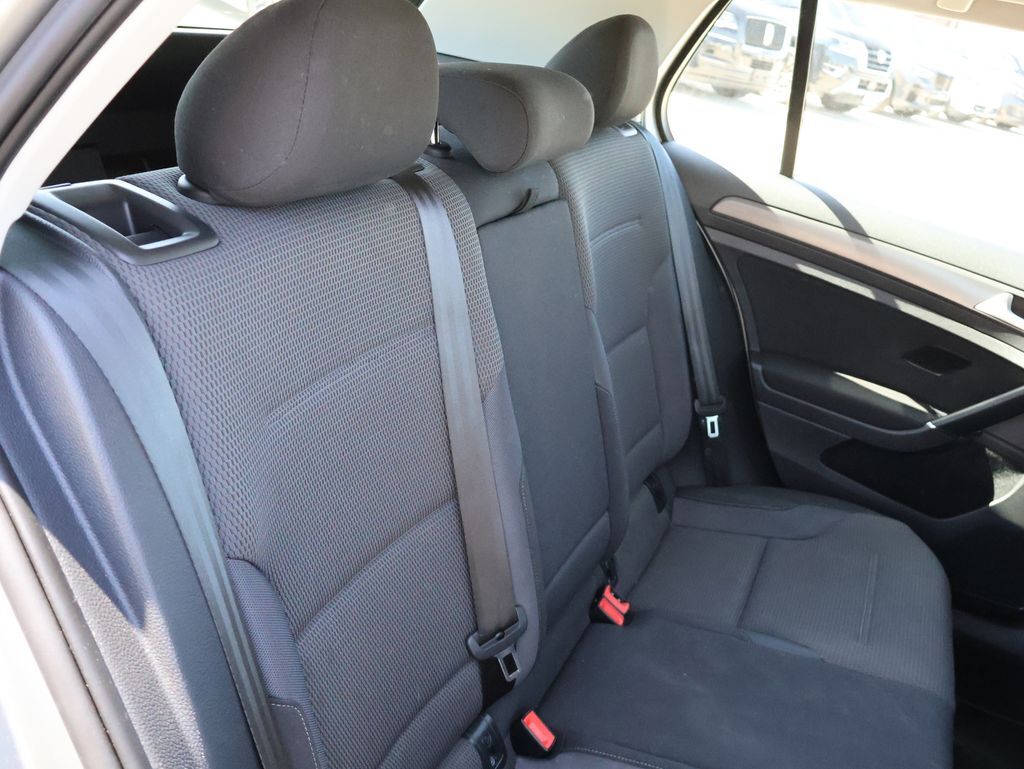 2018 Volkswagen Golf TSI S 4-Door