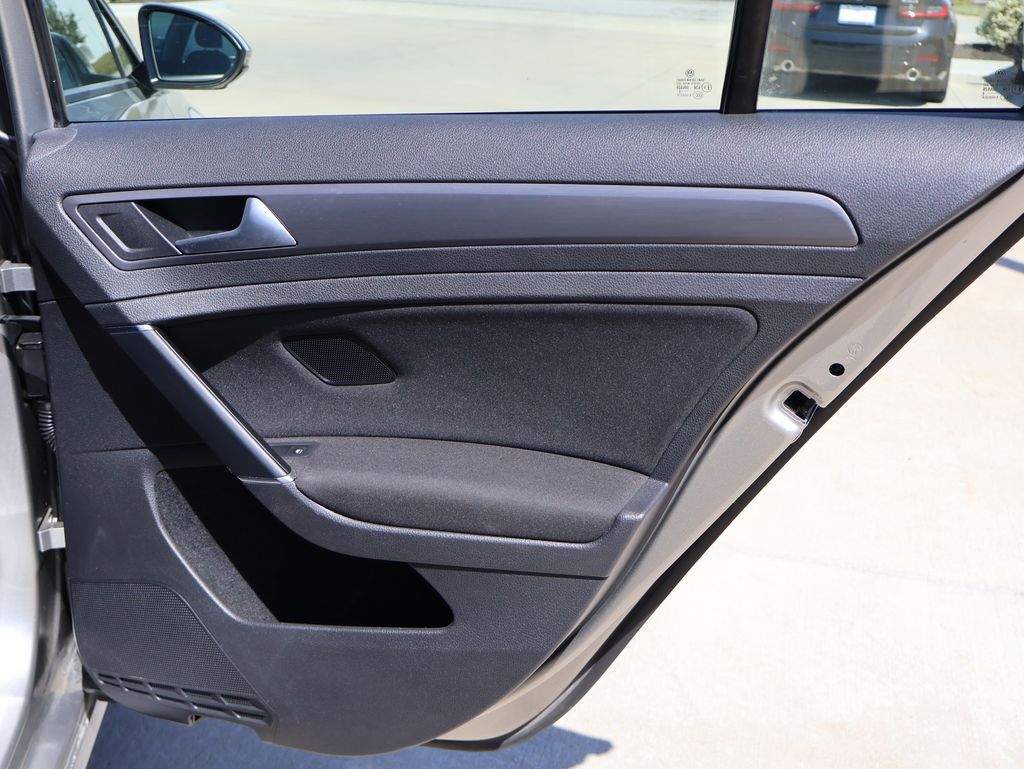 2018 Volkswagen Golf TSI S 4-Door