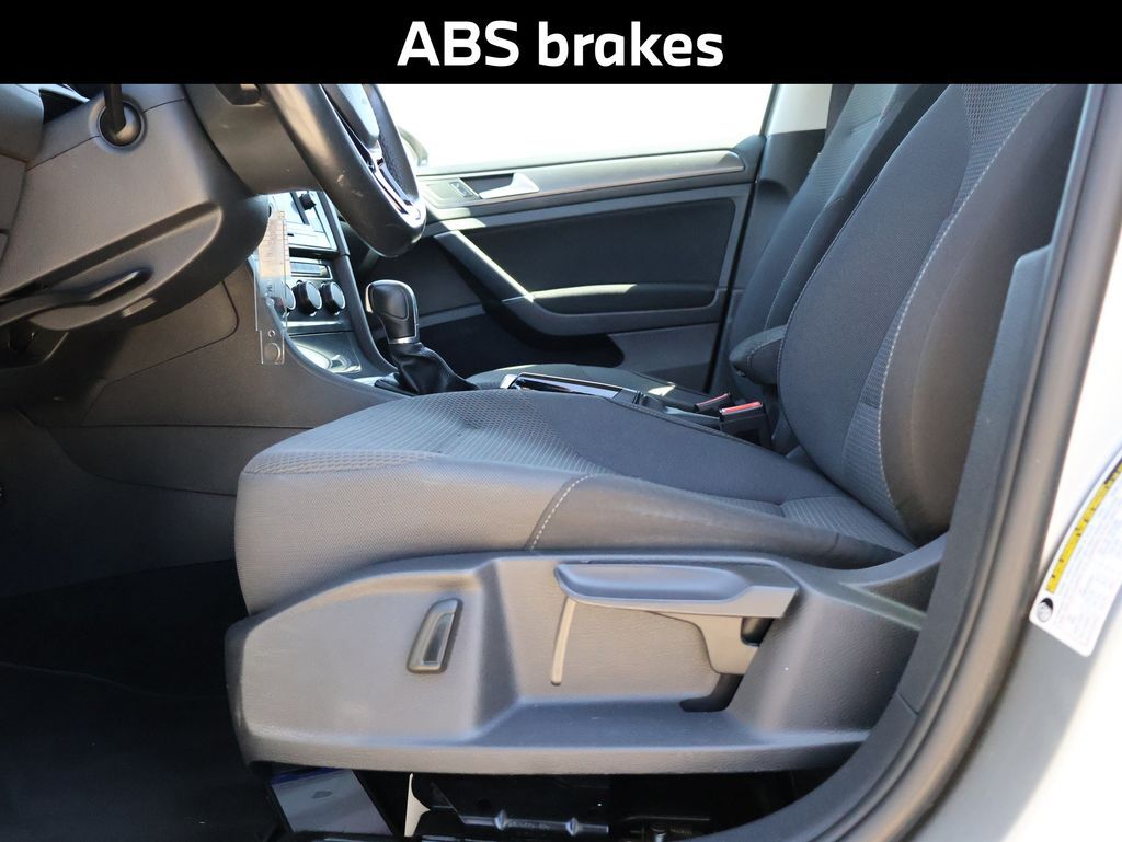 2018 Volkswagen Golf TSI S 4-Door