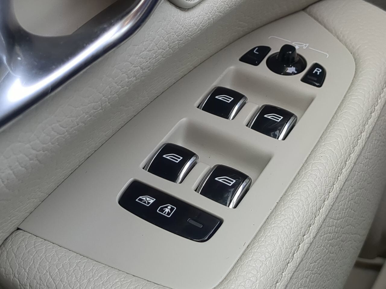 2018 Volvo S90 Momentum Appleton WI