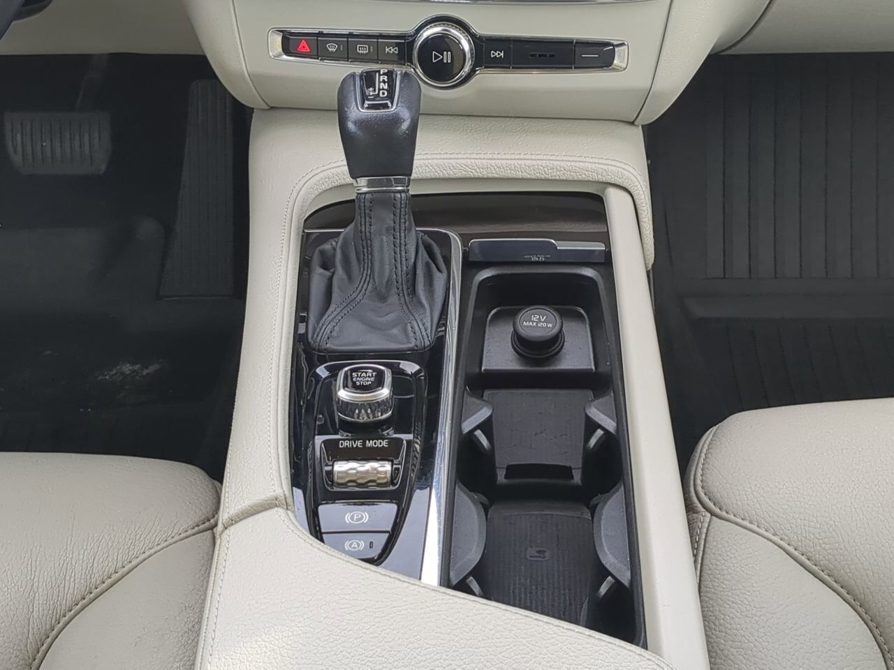 2018 Volvo S90 Momentum Appleton WI