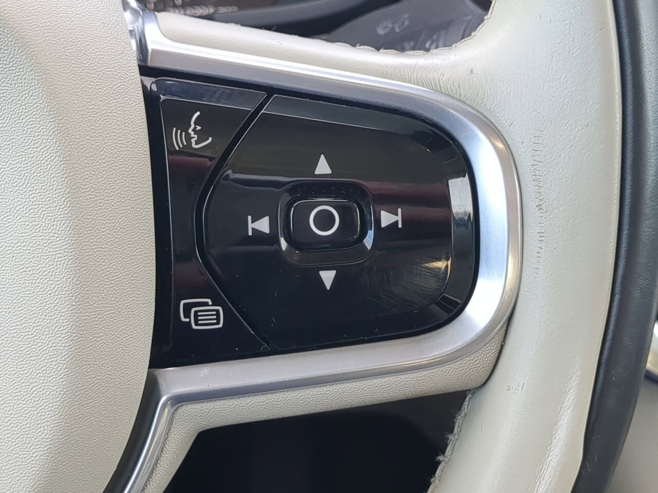 2018 Volvo S90 Momentum Appleton WI