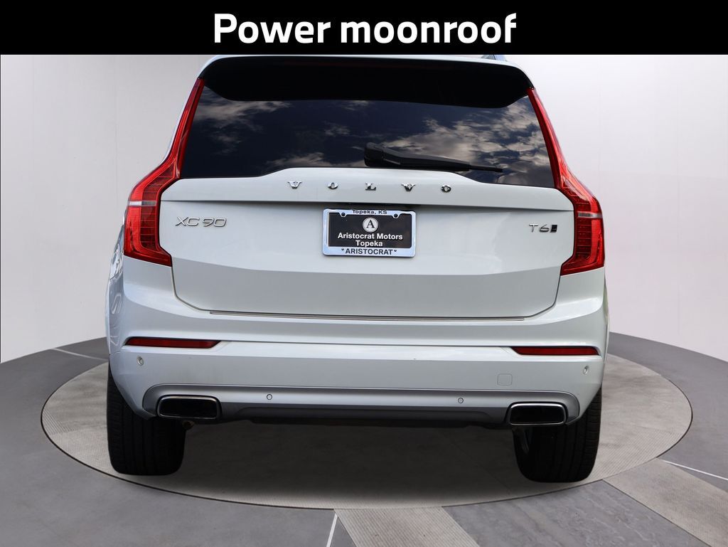 2018 Volvo XC90 T6 Momentum