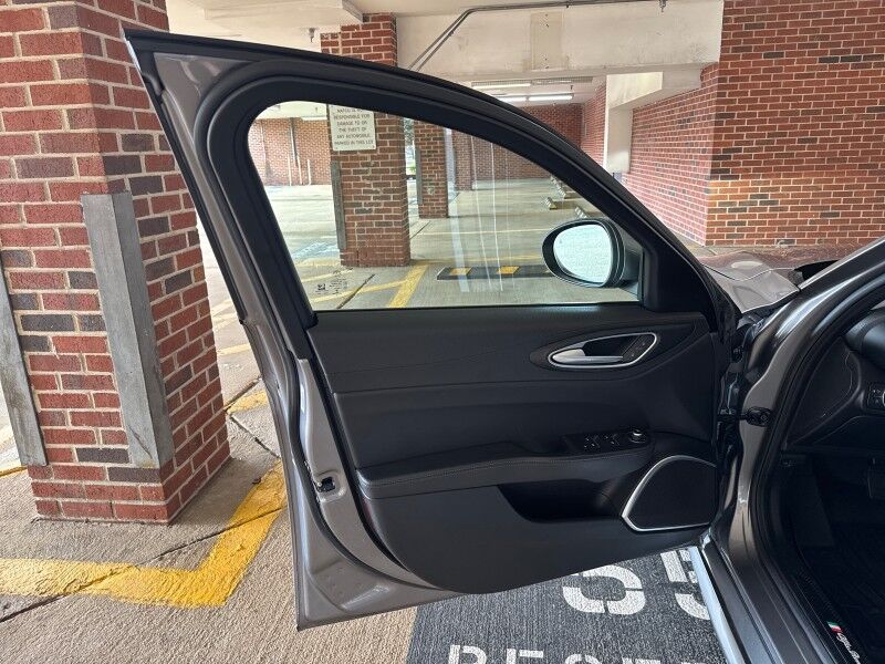 2019 Alfa Romeo Giulia AWD w/ Driver Assist Dynamic Plus Package Arlington VA