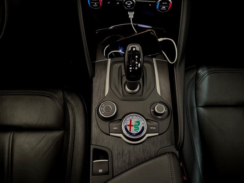 2019 Alfa Romeo Giulia AWD w/ Driver Assist Dynamic Plus Package Arlington VA