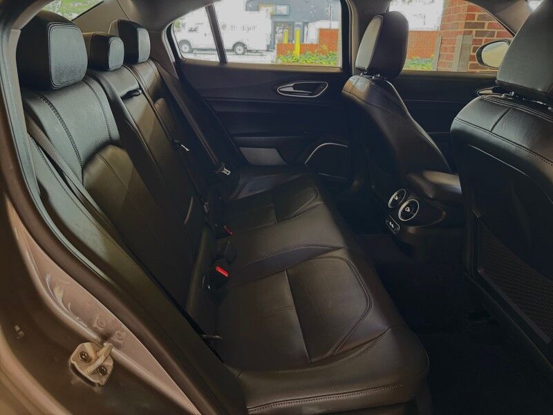 2019 Alfa Romeo Giulia AWD w/ Driver Assist Dynamic Plus Package Arlington VA
