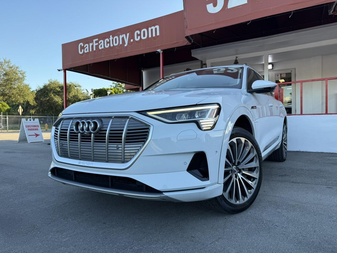 2019 Audi e-tron Prestige Hollywood FL 2019 Audi e-tron Prestige Hollywood FL