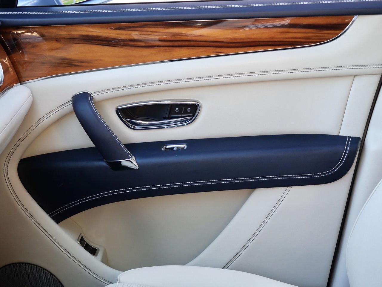 2019 Bentley Bentayga V8 V8 Lawrence KS