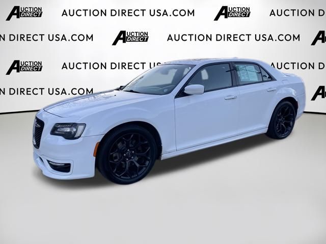 2019 Chrysler 300 S's photo