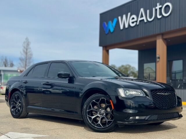 2019 Chrysler 300 S's photo