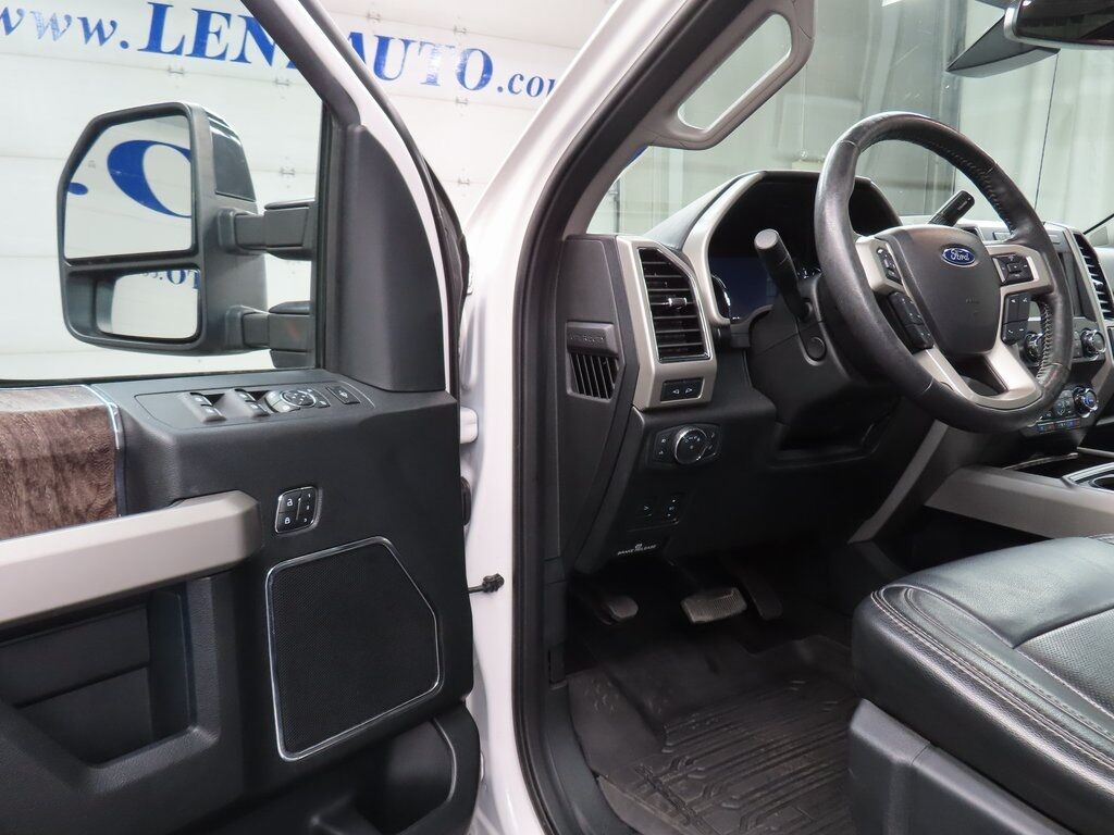 2019 Ford F-250 Super Duty 4x4 Crew Cab Lariat Fond du Lac WI 2019 Ford F-250 Super Duty 4x4 Crew Cab Lariat Fond du Lac WI