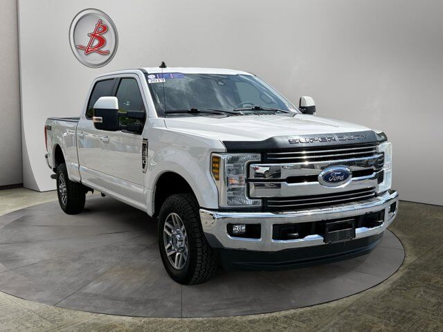 2021 Chevrolet Silverado RST photo 3