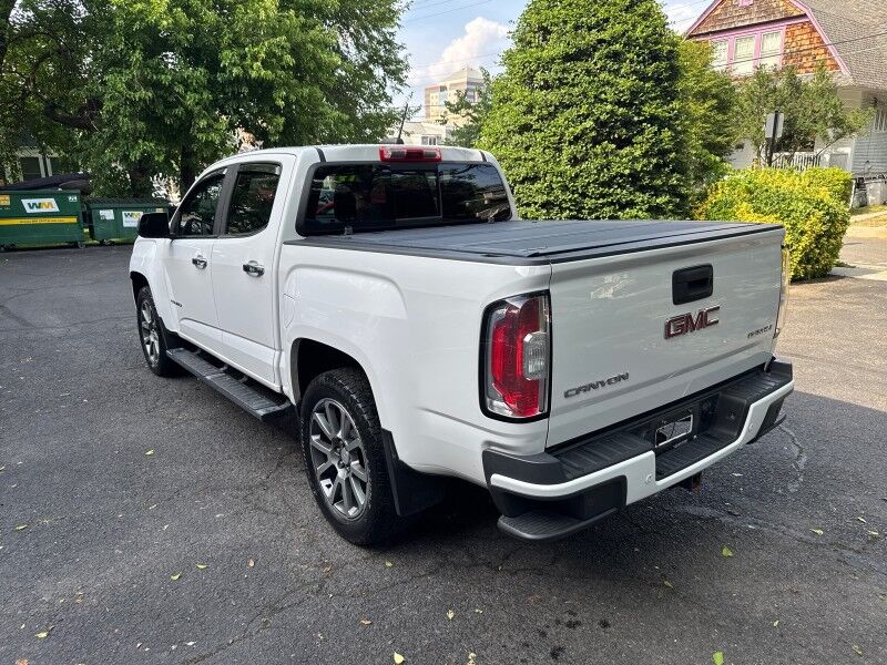 2019 GMC Canyon 4WD Crew Cab 128.3 Denali 2019 GMC Canyon 4WD Crew Cab 128.3 Denali