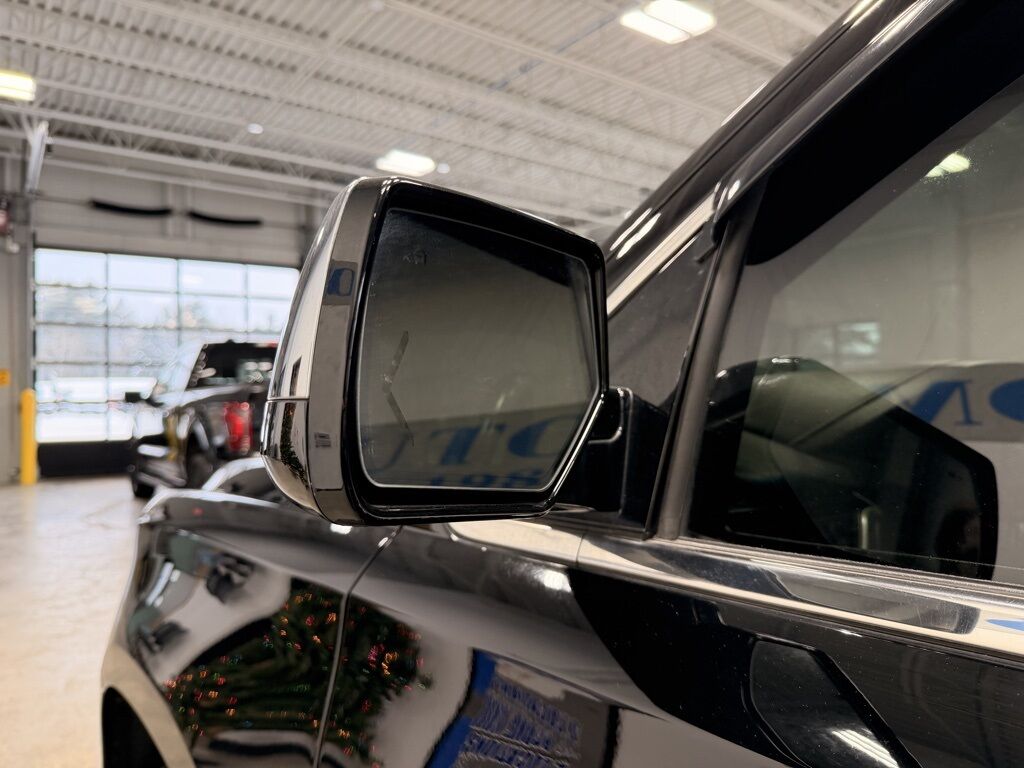 2019 GMC Yukon XL Denali 4WD Minocqua WI 2019 GMC Yukon XL Denali 4WD Minocqua WI