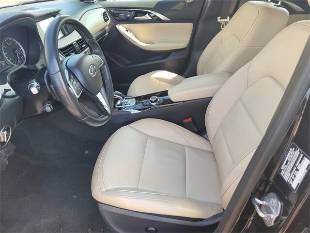 2019 INFINITI QX30 ESSENTIAL Roseville CA