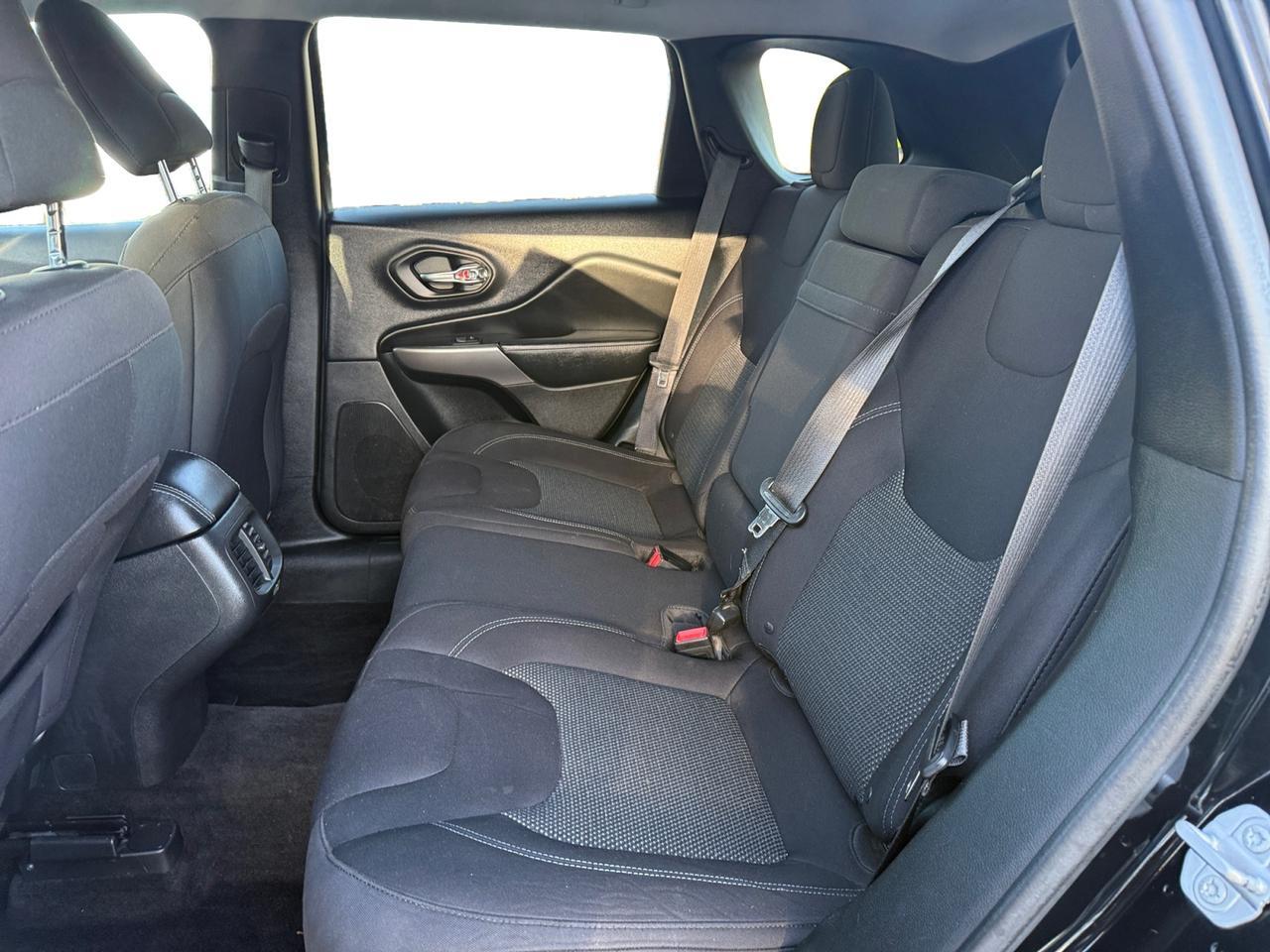 2019 JEEP CHEROKEE LATITUDE Latitude Kansas City MO 2019 JEEP CHEROKEE LATITUDE Latitude Kansas City MO