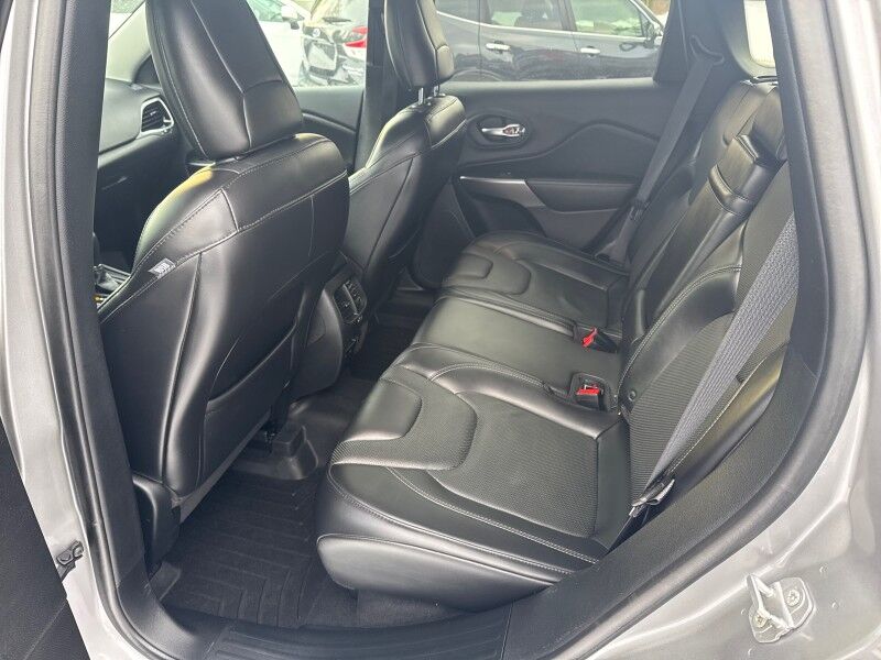 2019 Jeep Cherokee Limited - LEATHER - SUNROOF - V6 Whitinsville MA 2019 Jeep Cherokee Limited - LEATHER - SUNROOF - V6 Whitinsville MA