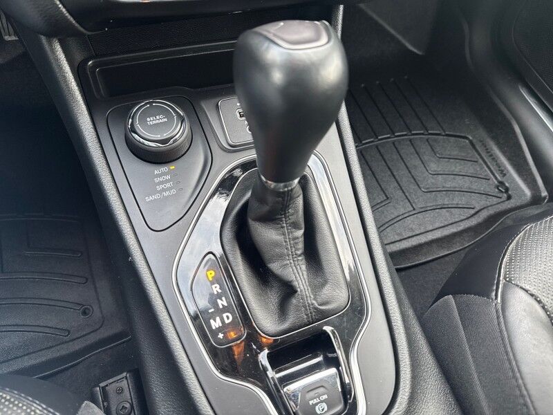 2019 Jeep Cherokee Limited - LEATHER - SUNROOF - V6 Whitinsville MA 2019 Jeep Cherokee Limited - LEATHER - SUNROOF - V6 Whitinsville MA