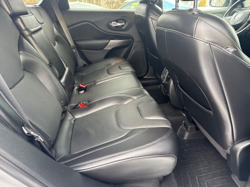 2019 Jeep Cherokee Limited - LEATHER - SUNROOF - V6 Whitinsville MA 2019 Jeep Cherokee Limited - LEATHER - SUNROOF - V6 Whitinsville MA