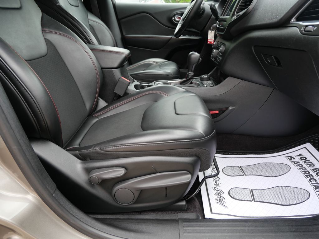 2019 Jeep Cherokee Trailhawk Mt Pleasant MI