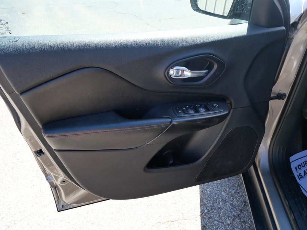 2019 Jeep Cherokee Trailhawk Mt Pleasant MI