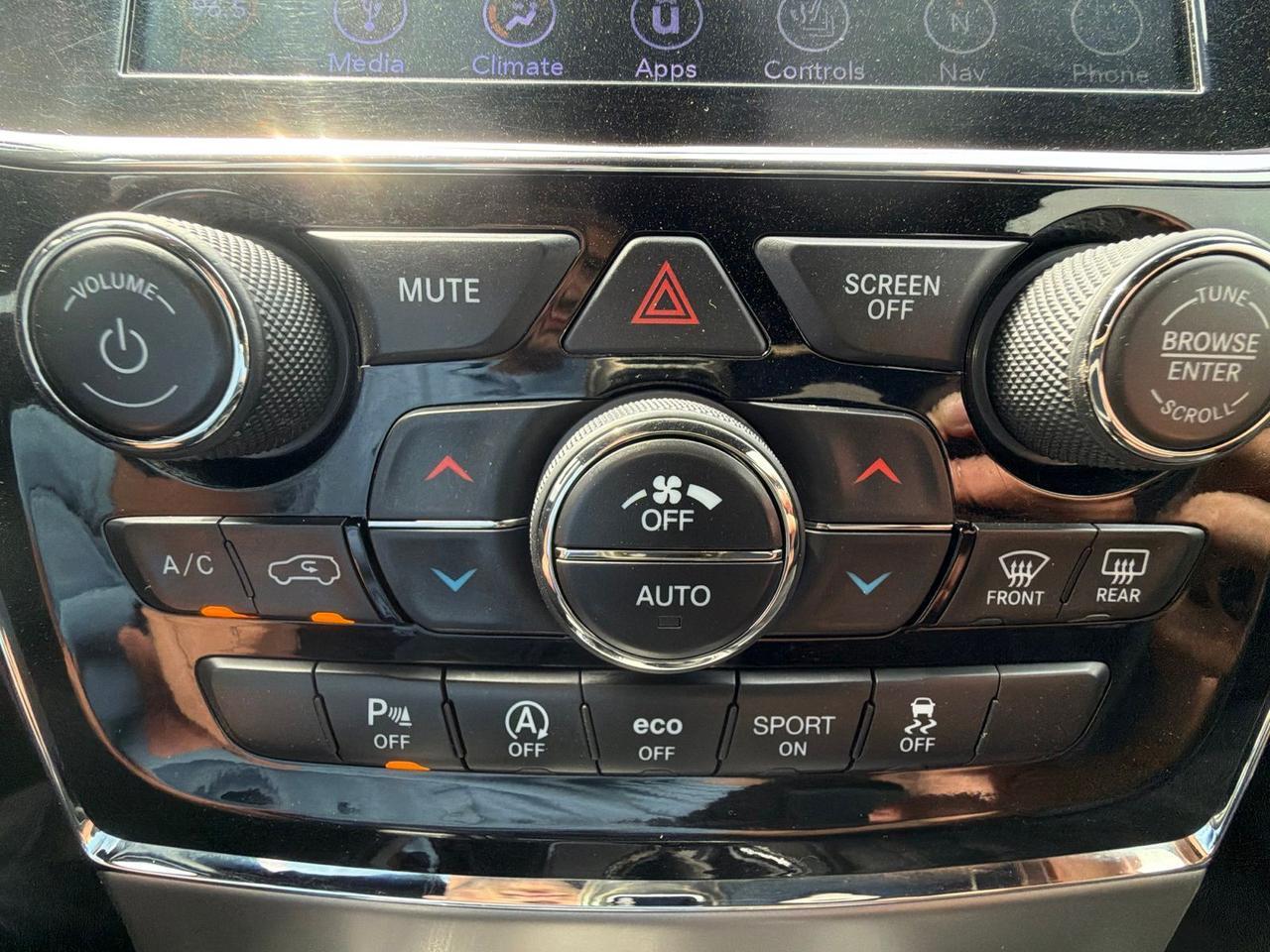 2019 Jeep Grand Cherokee Altitude Watertown SD 2019 Jeep Grand Cherokee Altitude Watertown SD