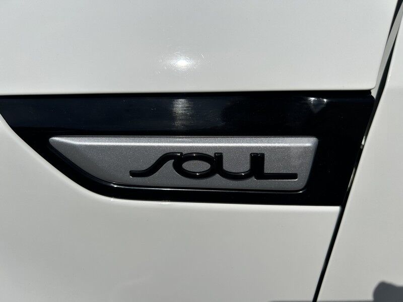2019 Kia Soul ! - SUNROOF - NAVIGATION - TECH PACKAGE Whitinsville MA 2019 Kia Soul ! - SUNROOF - NAVIGATION - TECH PACKAGE Whitinsville MA
