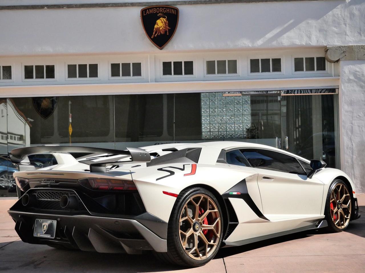 2019 Lamborghini Aventador SVJ Base Base