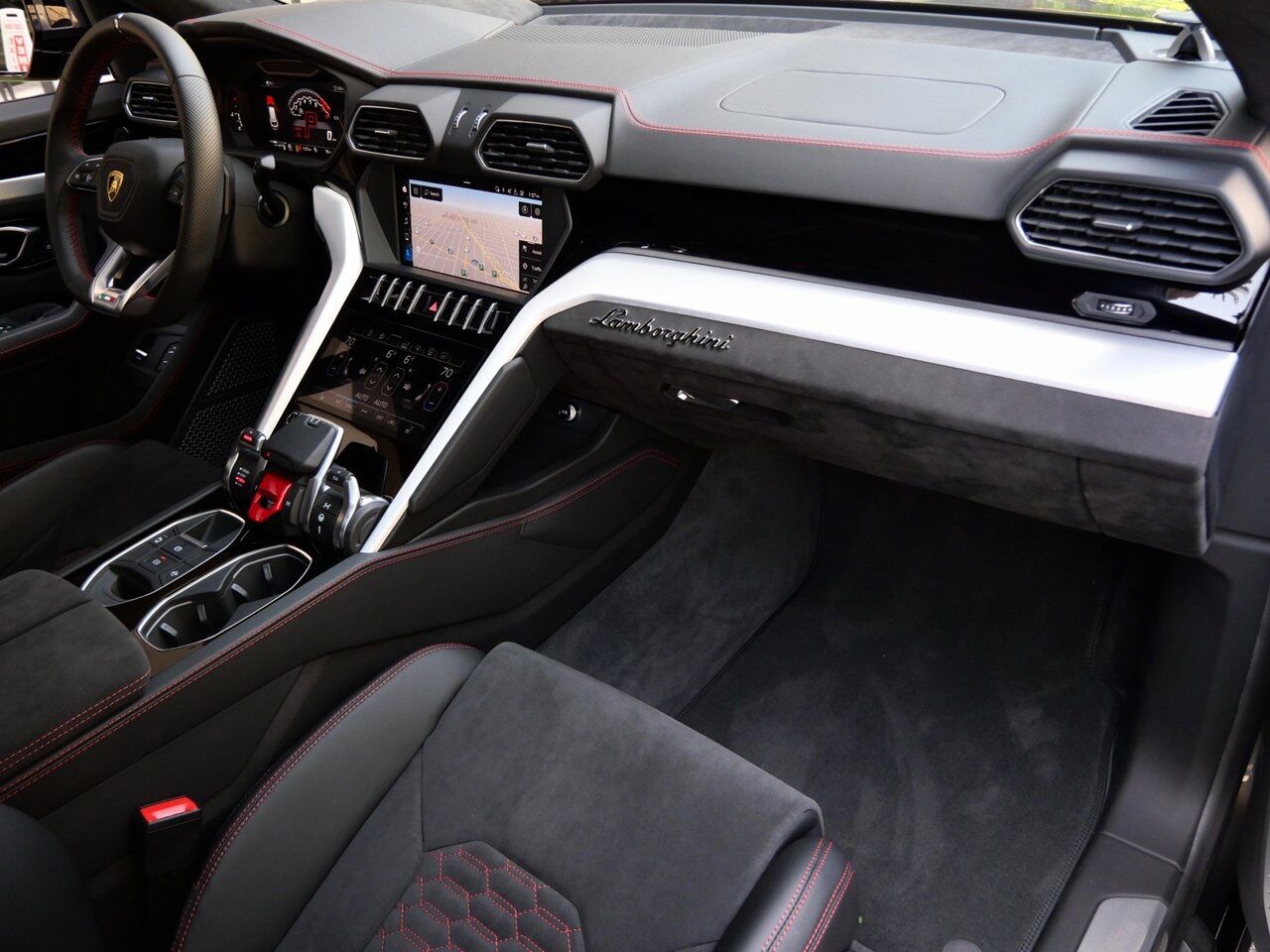 2019 Lamborghini Urus Base Base Lawrence KS