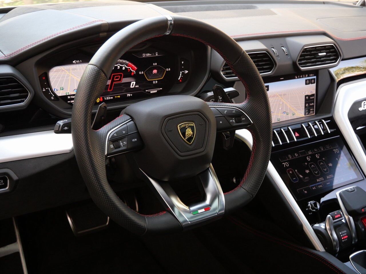 2019 Lamborghini Urus Base Base Lawrence KS