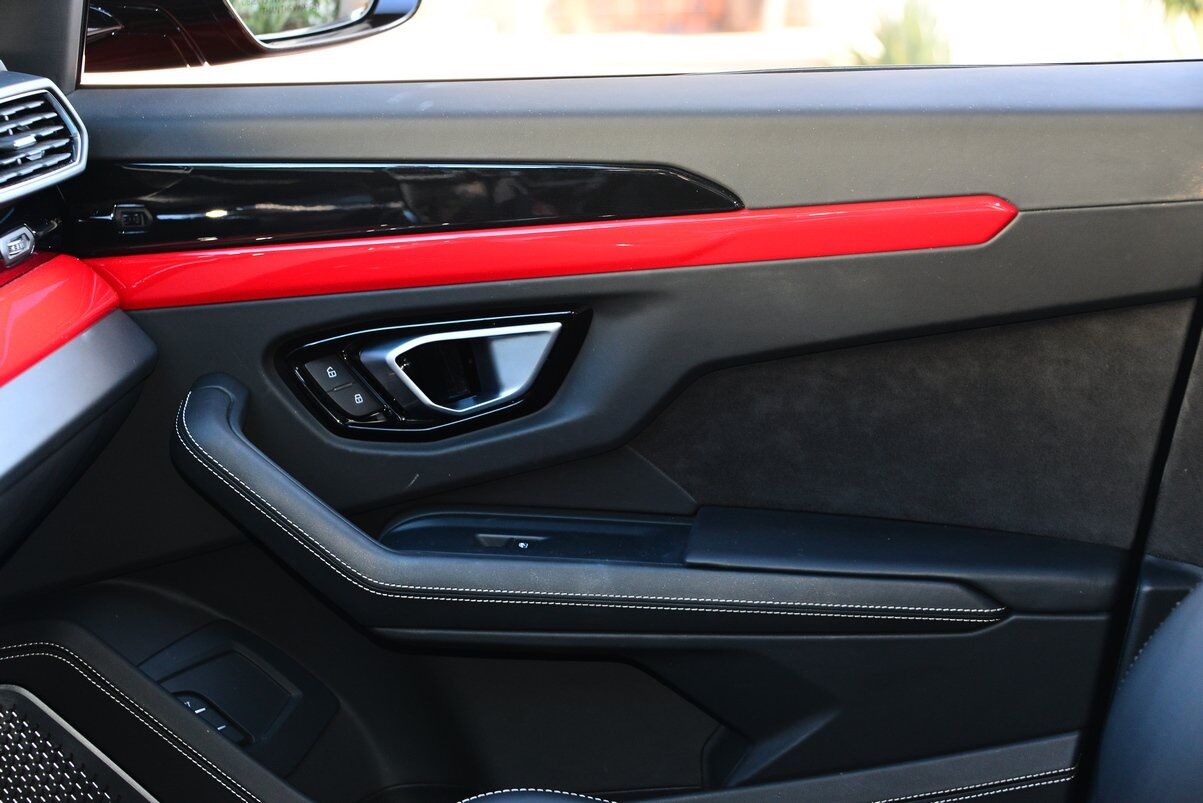 2019 Lamborghini Urus Base Base Lawrence KS