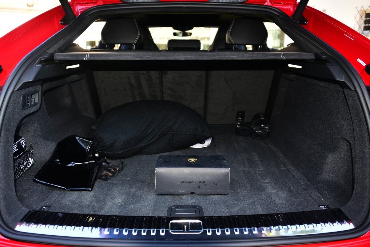 2019 Lamborghini Urus Base Base Lawrence KS