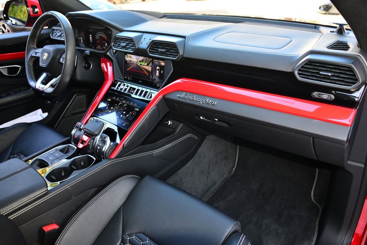 2019 Lamborghini Urus Base Base Lawrence KS