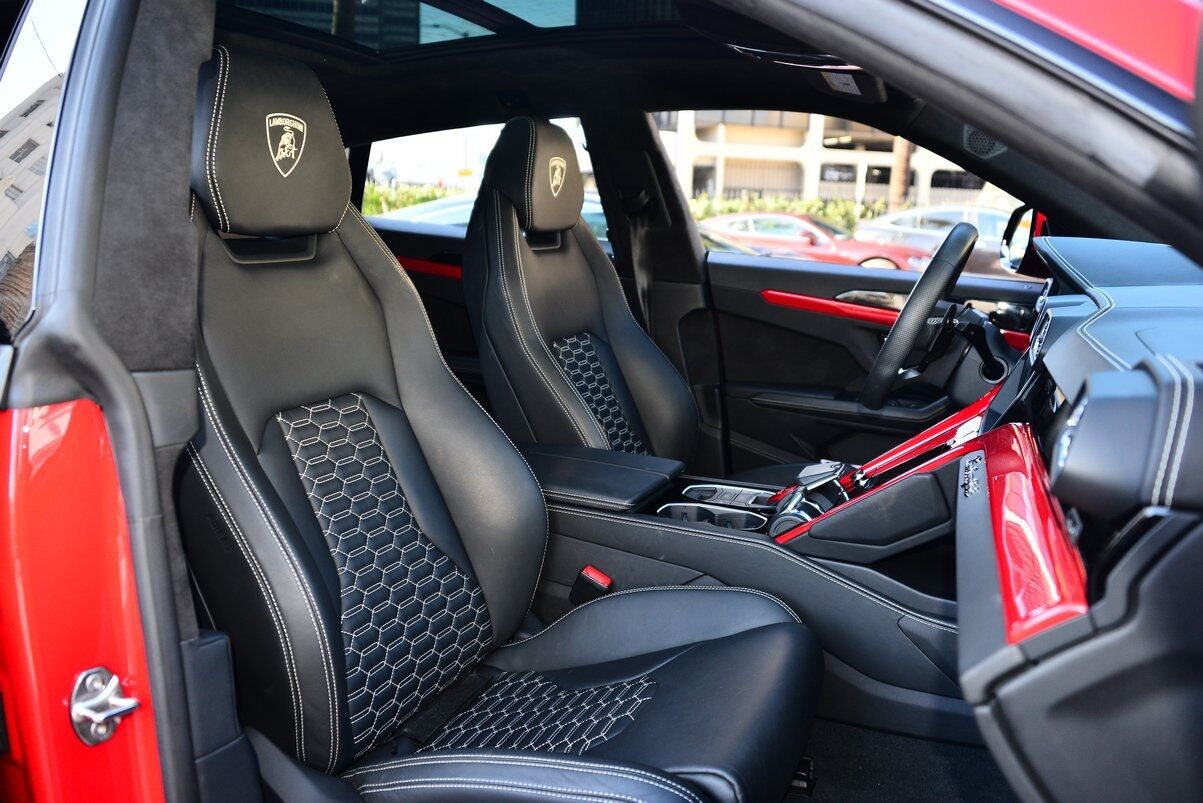 2019 Lamborghini Urus Base Base Lawrence KS