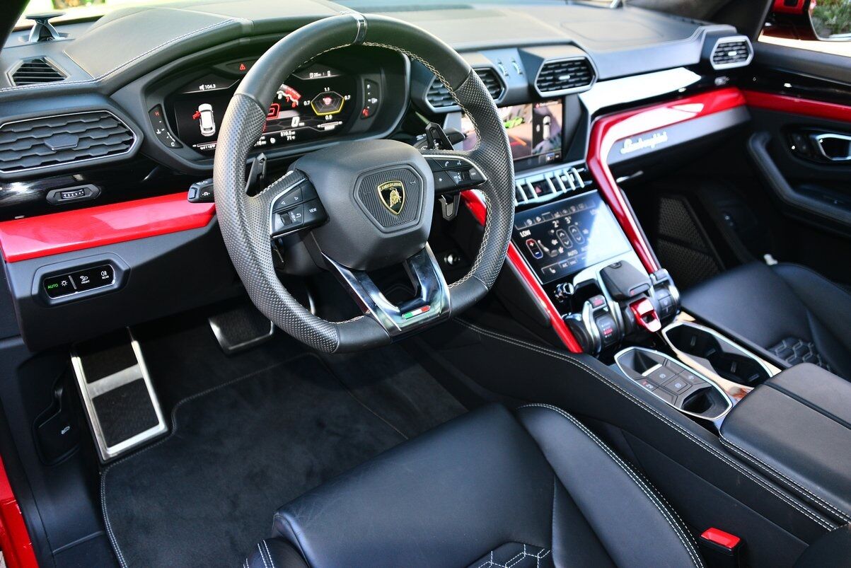 2019 Lamborghini Urus Base Base Lawrence KS