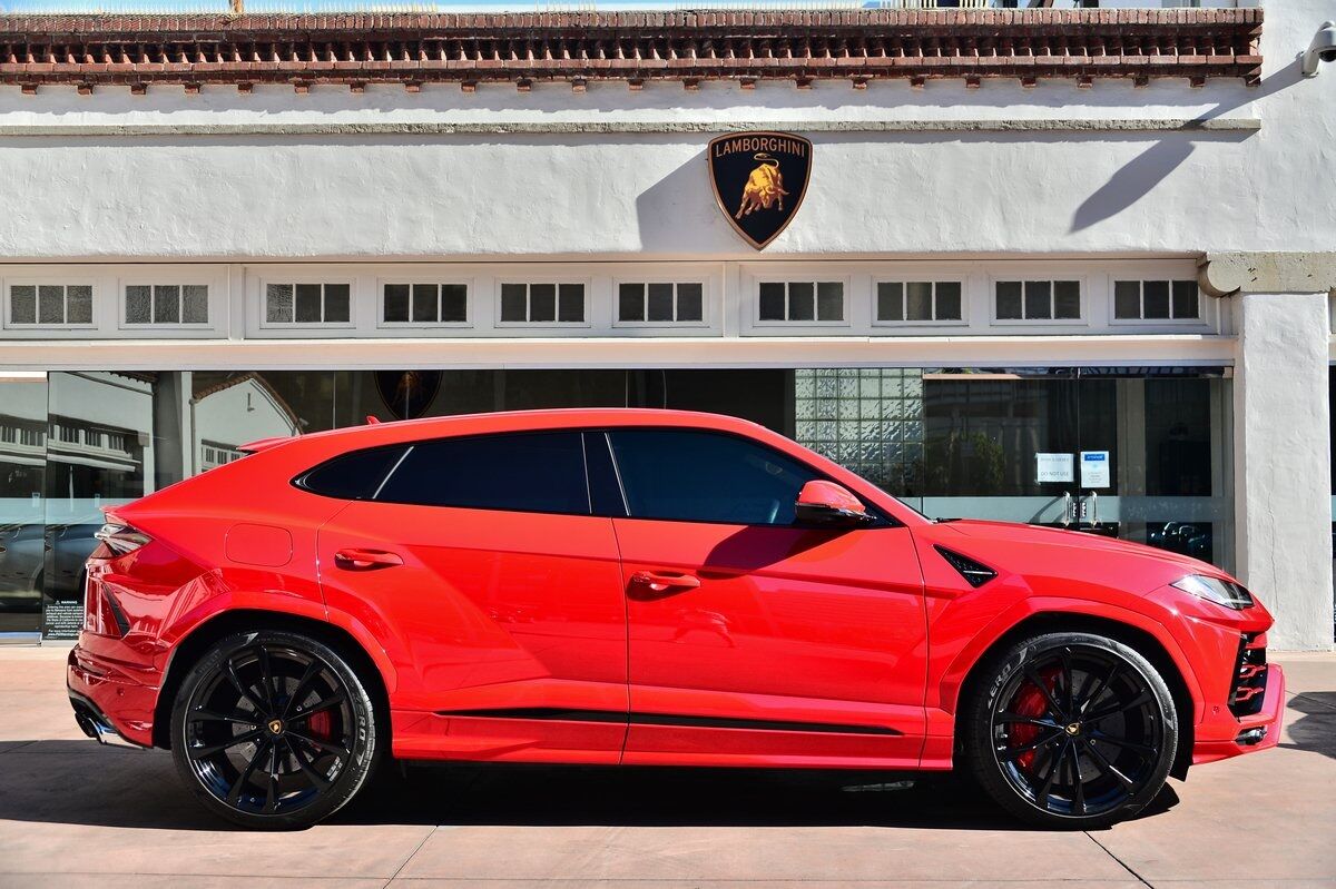 2019 Lamborghini Urus Base Base Lawrence KS