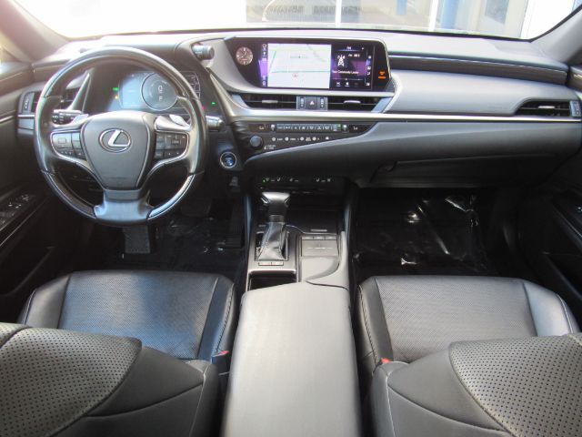 2019 Lexus ES 300h Luxury 2019 Lexus ES 300h Luxury