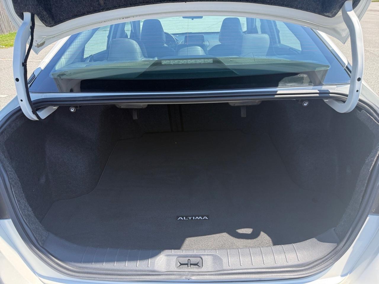2019 Nissan Altima 2.5 SR, APPLE CARPLAY/ANDROID AUTO, BACKUP CAMERA, POWER MIRRORS, REMOTE START, BLIND SPOT WARNING, AFFORDABLE AND READY FOR IT'S NEXT OWNER! Norfolk VA 2019 Nissan Altima 2.5 SR, APPLE CARPLAY/ANDROID AUTO, BACKUP CAMERA, POWER MIRRORS, REMOTE START, BLIND SPOT WARNING, AFFORDABLE AND READY FOR IT'S NEXT OWNER! Norfolk VA