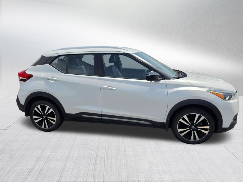 2019 Nissan Kicks SR