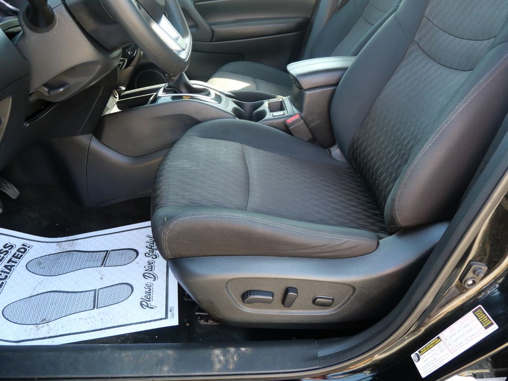 2019 Nissan Rogue SV Mt Pleasant MI